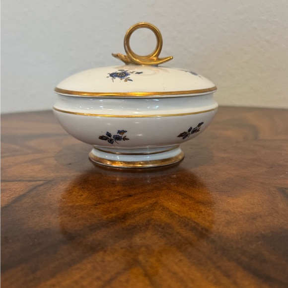 Gerold Porzellan Bavaria Elegant White and Gold Floral Trinket Box / Sugar Bowl - Picture 4 of 11